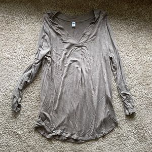 Taupe long sleeve tee, size L